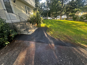 Residential Driveway Sealcoating